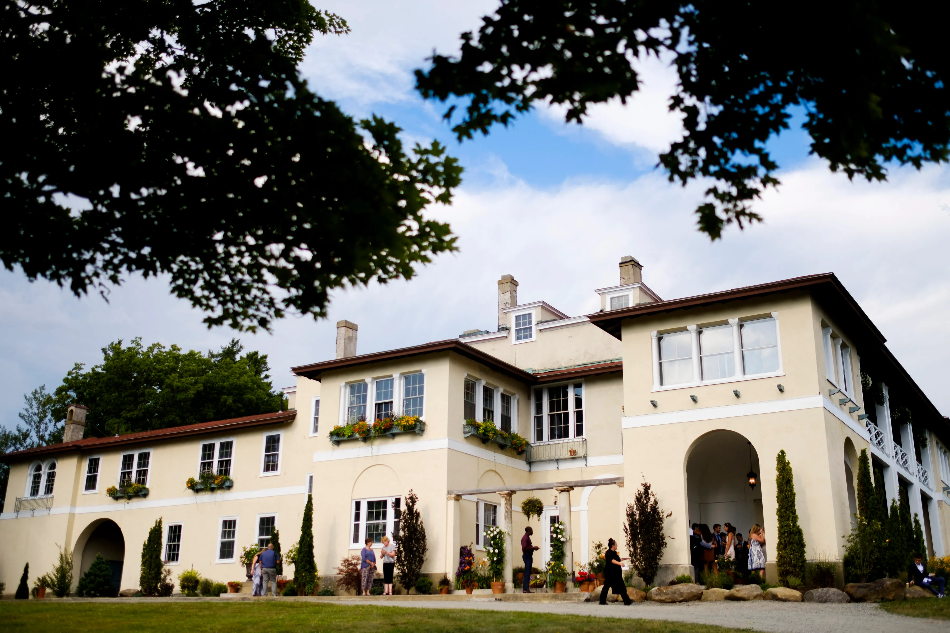 Aldworth Manor Logo