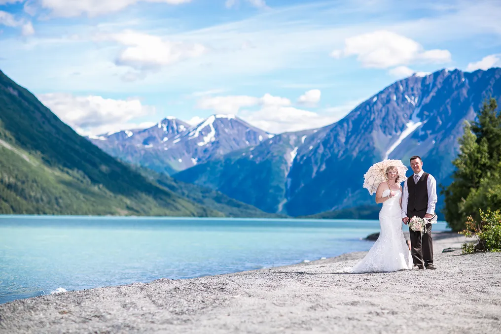 Alaska Heavenly Lodge Reception Venue Wedding Service Guide US