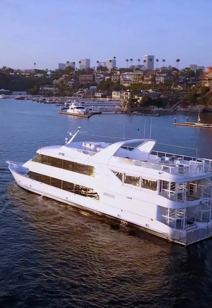Newport Star Cruises Logo
