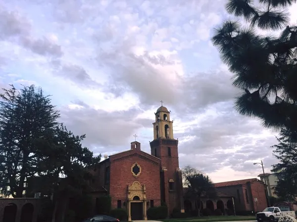 NoHo First UMC Logo