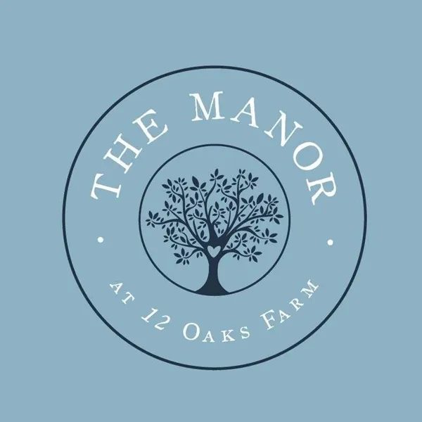 The Manor at 12 Oaks Farm Logo