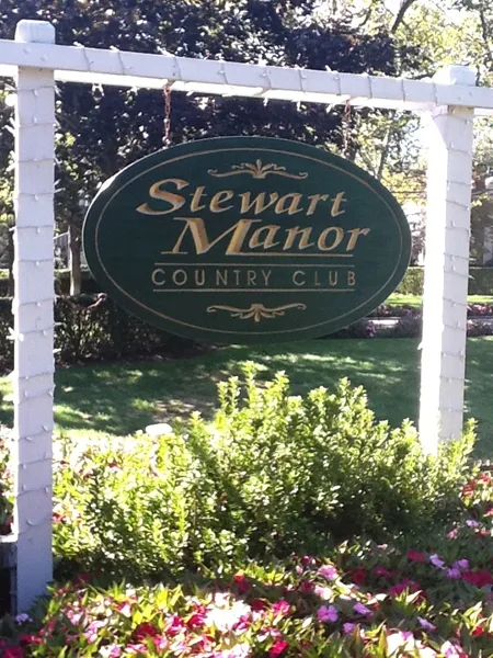 Stewart Manor Country Club Logo